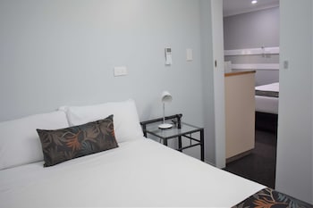 Family Room, 2 Queen Beds, Non Smoking