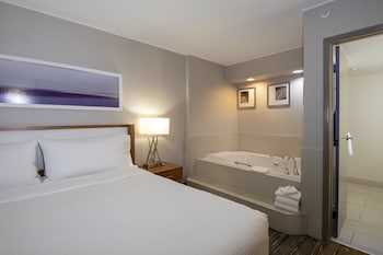 Suite, 1 King Bed (Additional Living Area)