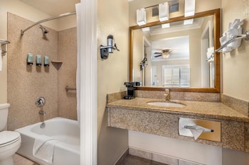 Standard Room, 1 King Bed, Non Smoking, Refrigerator