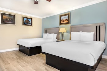 Standard Room, 2 Queen Beds, Non Smoking, Refrigerator