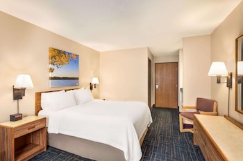 Standard Room, 1 Queen Bed
