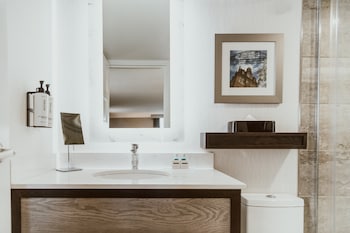 Premium Room, 1 King Bed