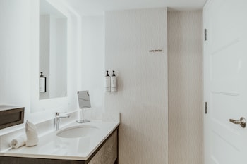 Suite, 1 Bedroom, River View