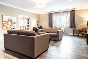 Suite, 1 Bedroom, Roll-in Shower (Mobility Accessible)