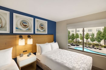 Suite, 1 Bedroom, Pool View (Double, High Floor)