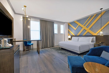 Room, 1 King Bed (Hearing Accessible)