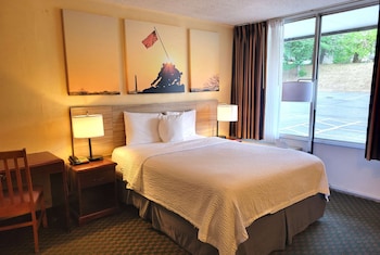 Standard Room, 1 Queen Bed, Smoking