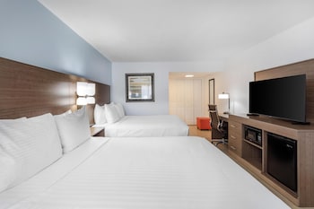 Standard Room, 2 Queen Beds, Non Smoking, Refrigerator & Microwave (Pet Friendly)