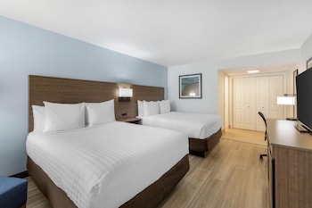 Standard Room, 2 Queen Beds, Refrigerator & Microwave, Courtyard View
