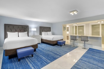 Standard Room, 2 Queen Beds, Refrigerator & Microwave, Courtyard View