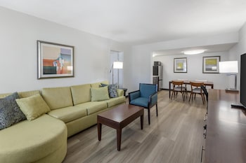 Suite, 1 King Bed, Non Smoking, Refrigerator & Microwave (Separate Living Room;with Sofabed)