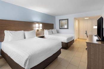 Standard Room, 2 Queen Beds, Non Smoking, Refrigerator & Microwave (Pet Friendly)