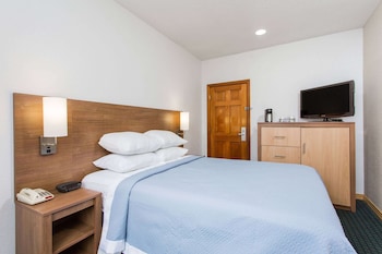 Room, 1 Queen Bed, Non Smoking (Compact, First or Second Floor)