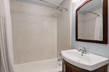 Room, 1 King Bed, Non Smoking (Dunefront, First Floor)