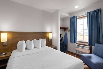 Room, 1 Queen Bed, Non Smoking (Compact, First or Second Floor)