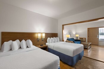 Suite, 2 Double Beds, Non Smoking (First or Second Floor)