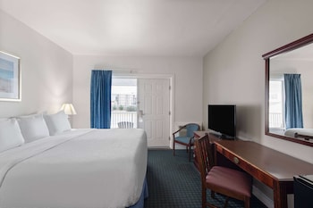 Room, 1 King Bed, Non Smoking (First or Second Floor)