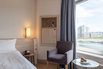 Business Room (Harbour View)