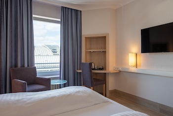 Business Room, City View