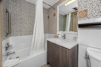 Standard Room, 1 King Bed, Refrigerator & Microwave, Harbor View