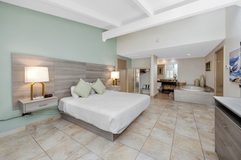 Suite, Multiple Beds, Non Smoking, Jetted Tub