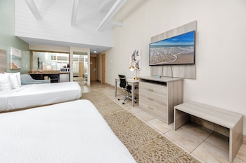 Standard Room, 2 Queen Beds, Refrigerator & Microwave, Harbor View