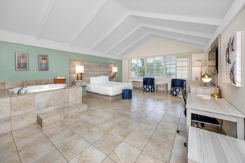 Suite, 1 King Bed, Non Smoking, Jetted Tub