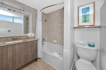 Standard Room, 2 Queen Beds, Refrigerator & Microwave, Harbor View