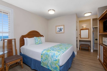 Room, 1 Queen Bed, Non Smoking, Partial Ocean View