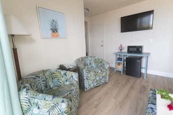 Suite, 1 Bedroom, Non Smoking, Ocean View (First Floor)