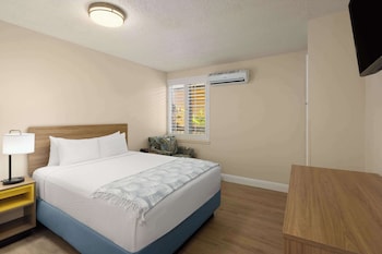 Suite, 1 Bedroom, Non Smoking, Ocean View (First Floor)