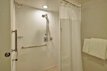Room, 2 Queen Beds, Hearing Accessible