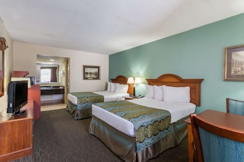 Room, 2 Double Beds, Accessible, Non Smoking (Mobility/Hearing, tub w grab bars)