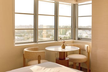 Room, 1 King Bed, City View