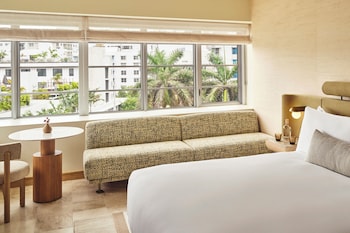 Studio, 1 King Bed, City View