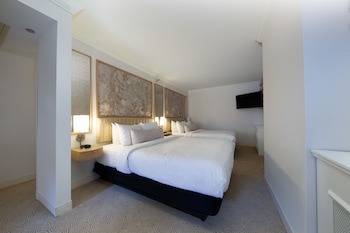 Two Queen Beds Room