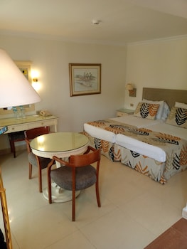 Classic Room – Garden View