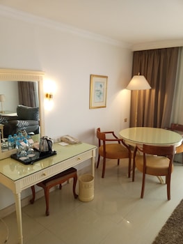 Family Room – Garden View