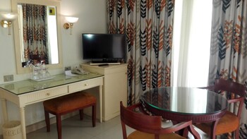 Family Room – Garden View
