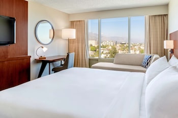 One King Bed, Mountain View