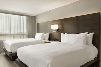 Suite, 2 Queen Beds, Corner