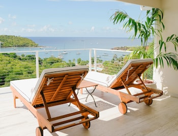 Hillside Pool Suite