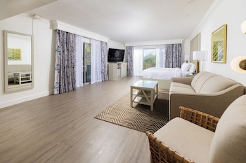 Premium Room, 1 King Bed, Corner