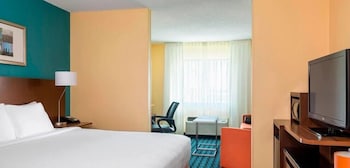 Executive Suite, 1 King Bed with Sofa bed (Mobility/Hearing Accessible, Tub)
