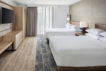 2 Double Beds, 1 Bedroom Suite