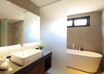 Beachfront Suite