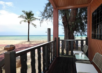 Beachfront Suite