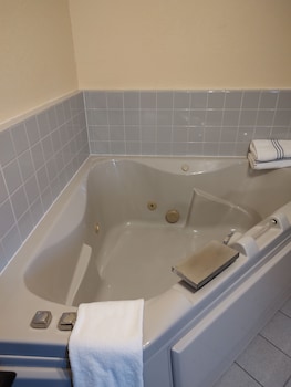 Studio Suite, 1 King Bed, Non Smoking
