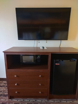Standard Room, 1 Queen Bed