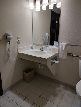 Standard Room, 1 Queen Bed, Accessible